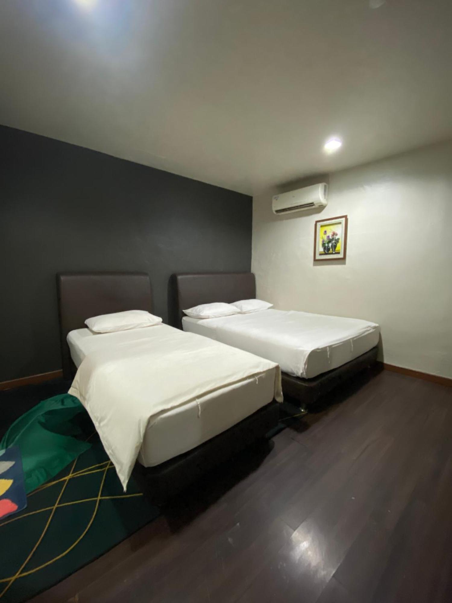 1St Living Subang Otel Subang Jaya Dış mekan fotoğraf