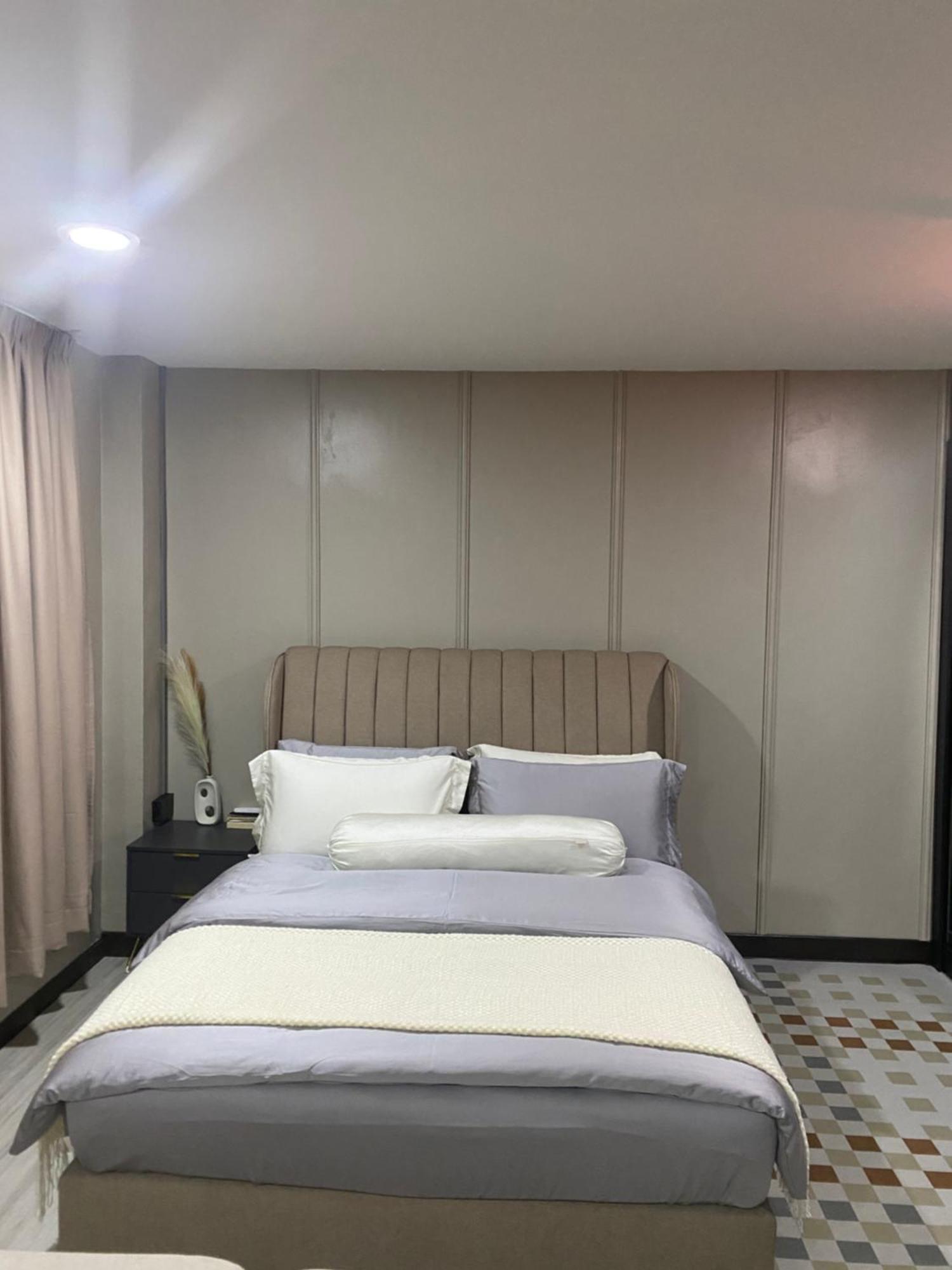 1St Living Subang Otel Subang Jaya Dış mekan fotoğraf