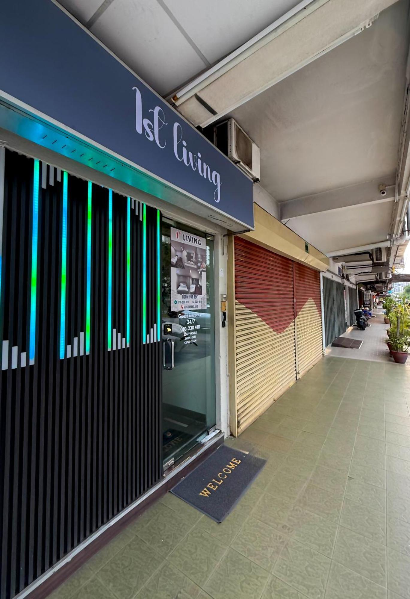 1St Living Subang Otel Subang Jaya Dış mekan fotoğraf